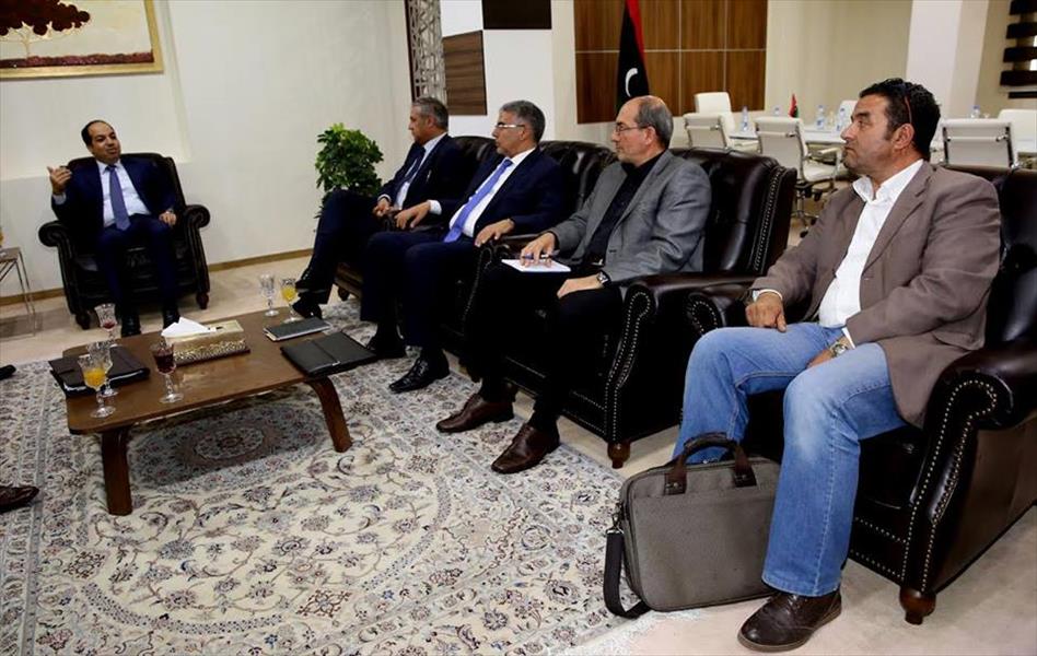 معيتيق يبحث إعادة تفعيل المشاريع المتوقفة بين مصر وليبيا