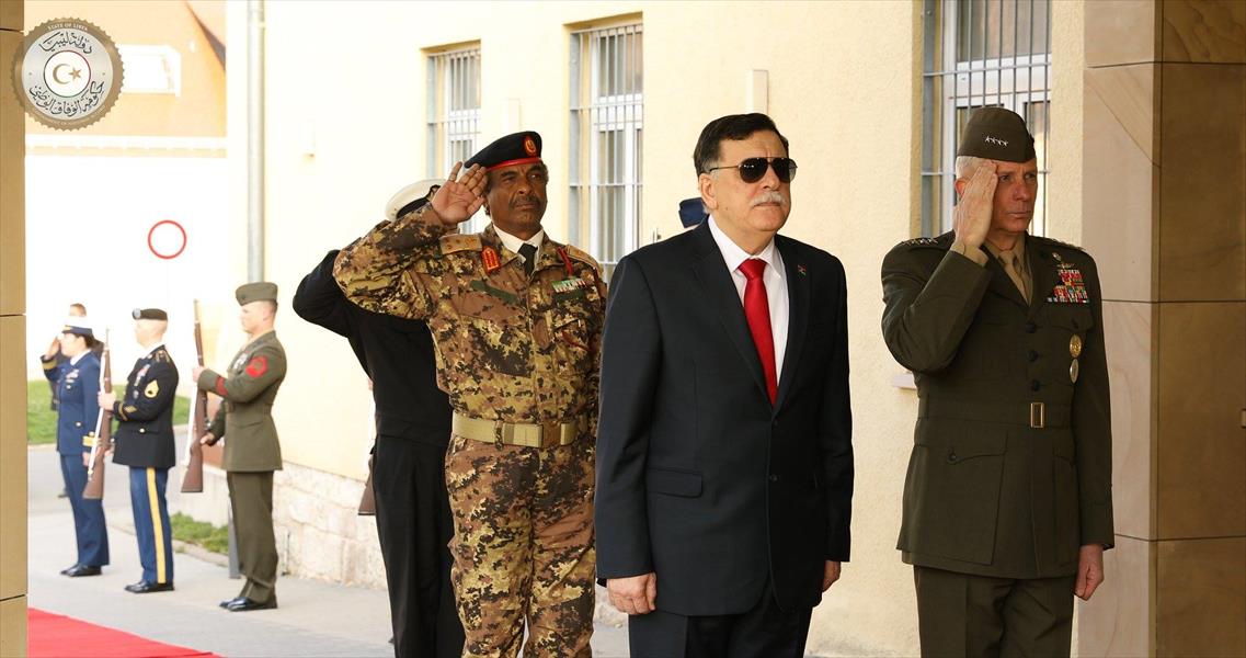 السراج يبحث مع قائد «أفريكوم» الشراكة بين ليبيا وأميركا لمكافحة الإرهاب