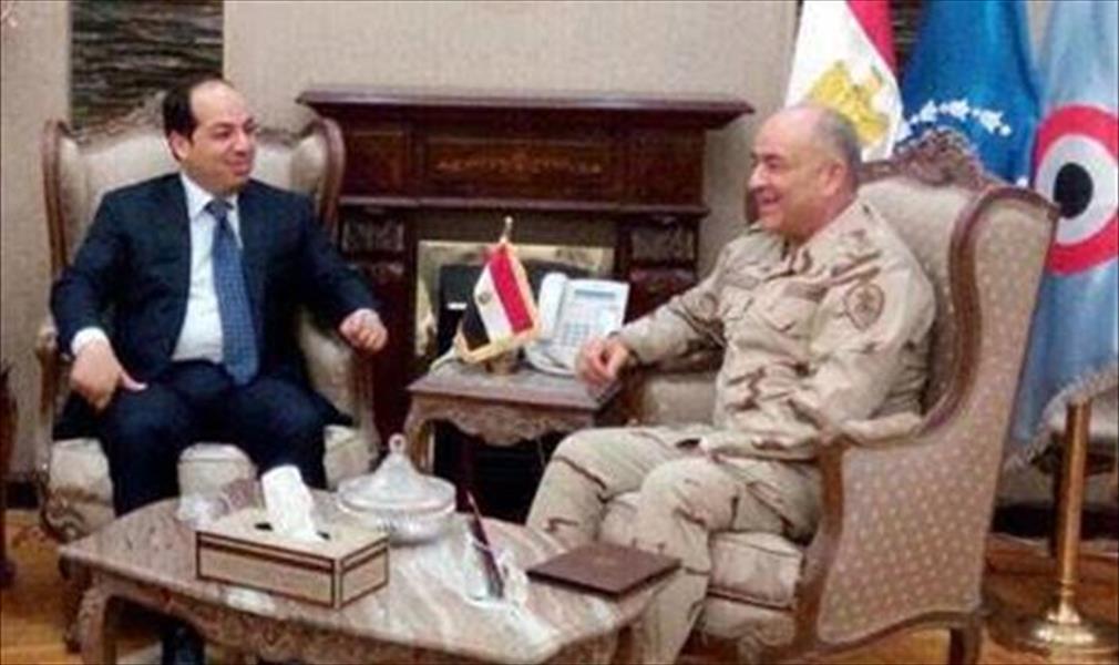 معيتيق يلتقي رئيس الأركان المصري محمود حجازي في القاهرة