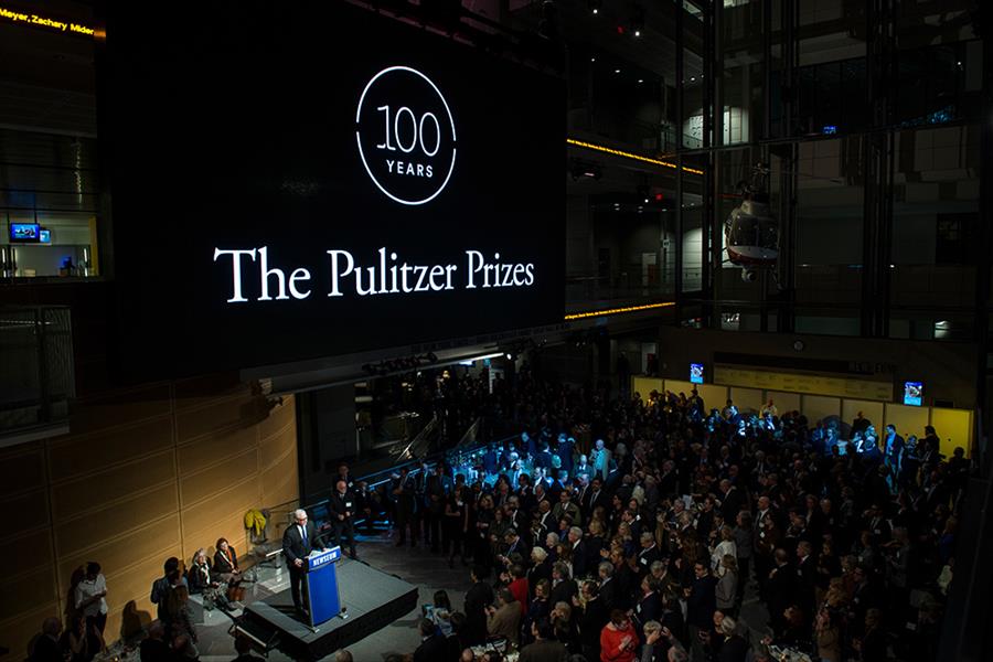 صحيفتا «واشنطن بوست» و«نيويورك تايمز» تفوزان بجائزة بوليتزر