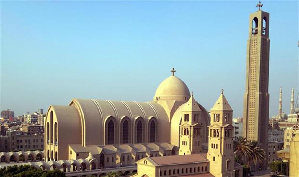 مسيحيو مصر يحتفلون بعيد الفصح وسط إجراءات أمنية مشددة 