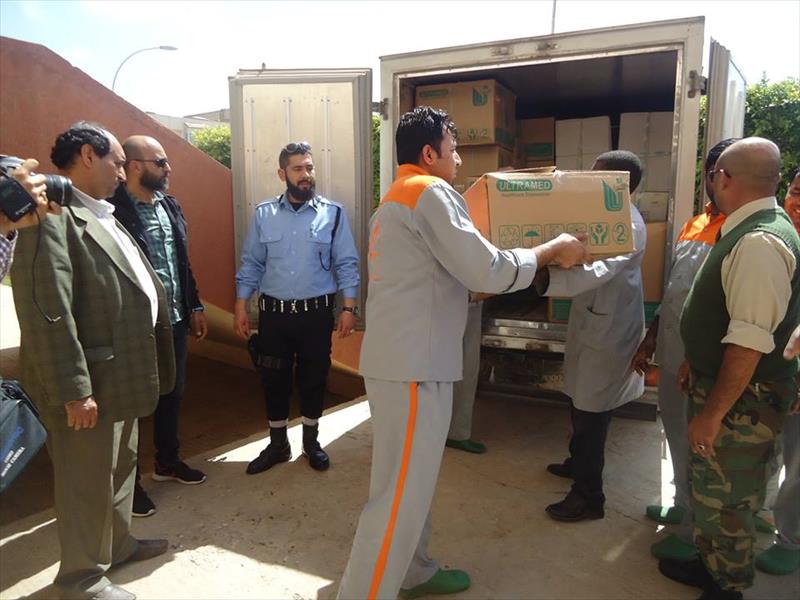 مستشفى الأطفال في بنغازي يتسلم مساعدات طبية مقدمة من رئاسة أركان الجيش