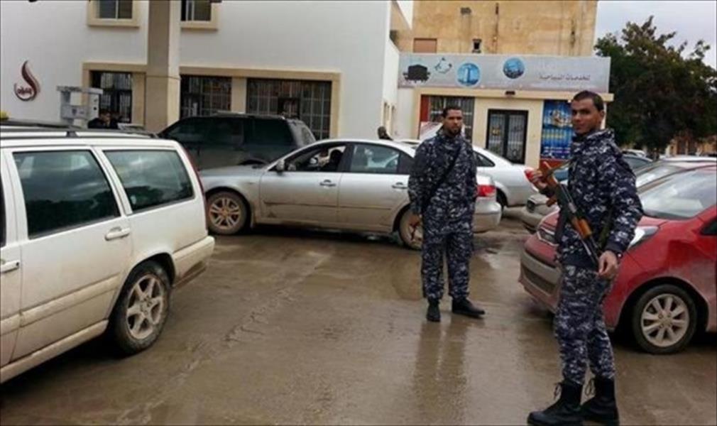 محطات وقود بنغازي تعمل 24 ساعة لمواجهة الازدحام