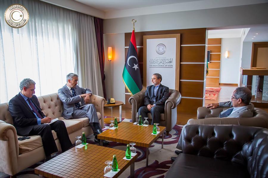 السويحلي يلتقي السفير البريطاني في طرابلس