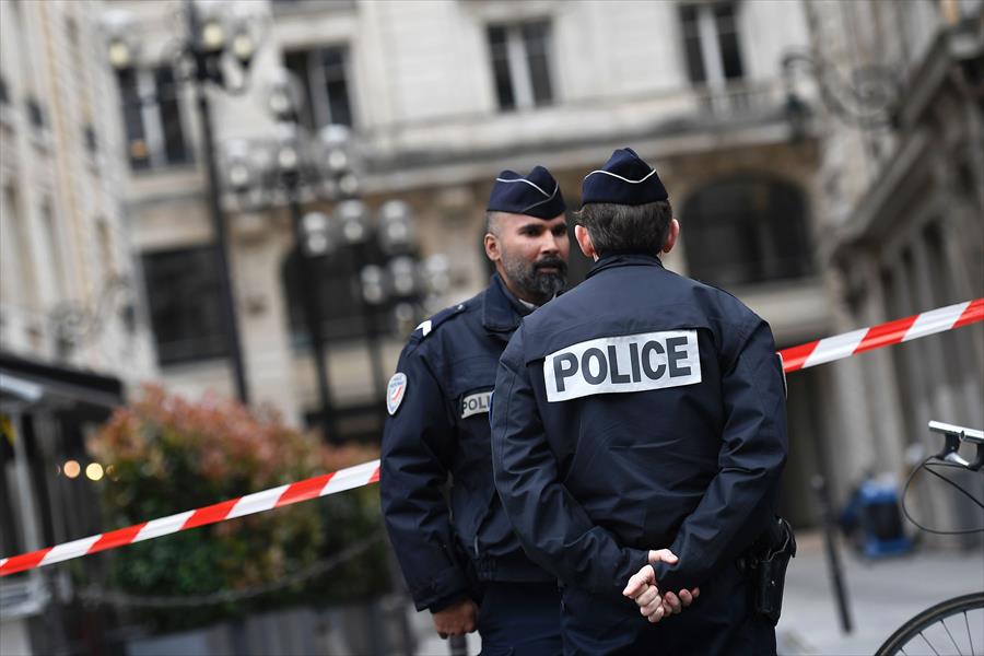 اعتقال رجل بمحطة قطارات في باريس هدد الشرطة بسكين
