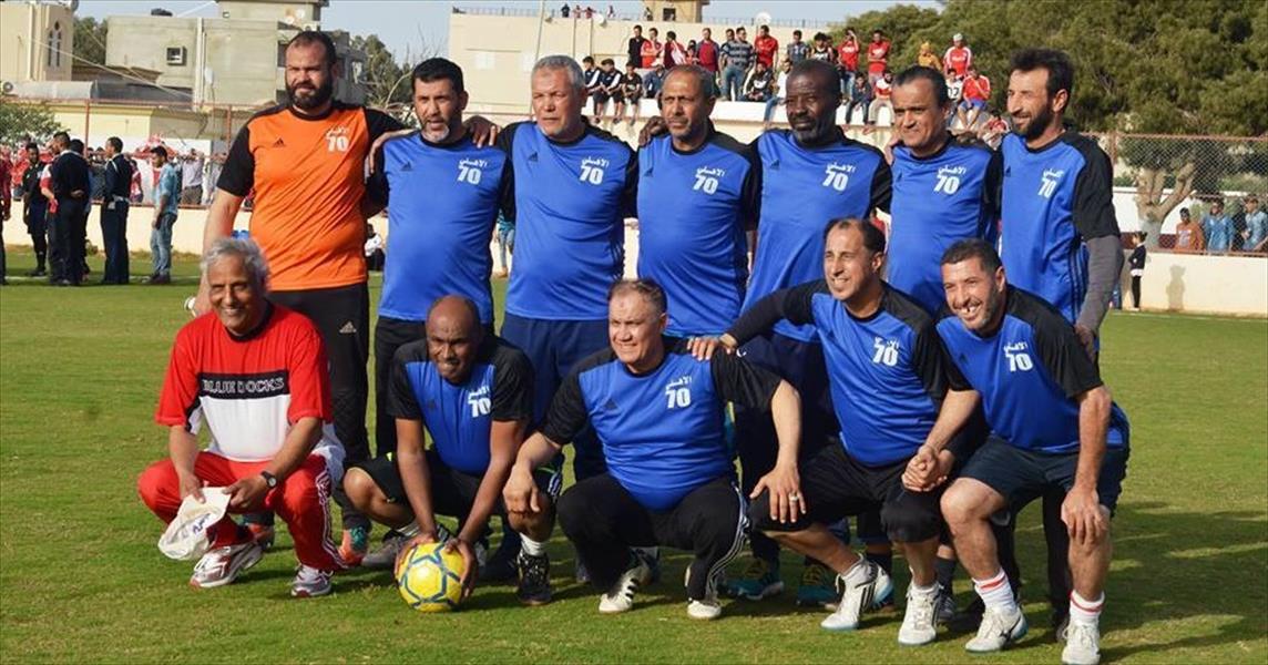 بالصور: نجم الكرة الليبية «العيساوي» في احتفالات أهلي بنغازي