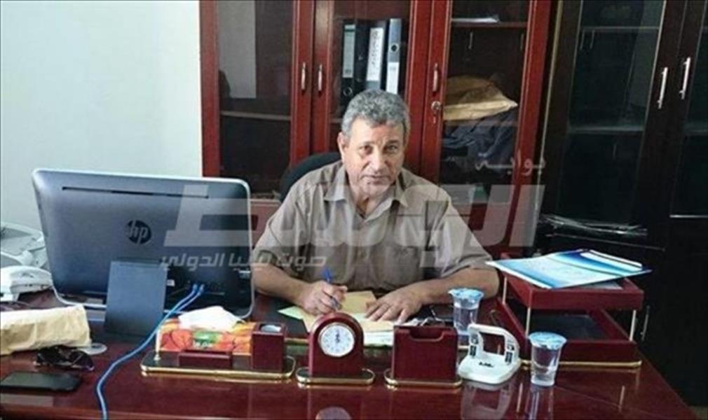 بلدية طبرق تبحث توفير الدقيق وتوزيعه على المخابز بشكل عادل
