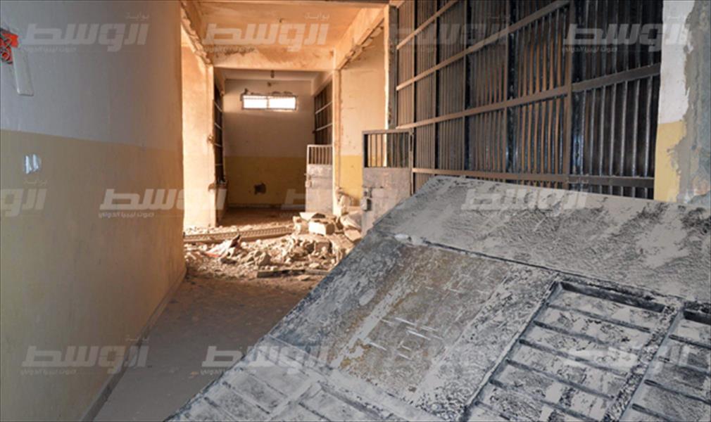 بالصور: آثار القصف الجوي لمقر الغرفة الأمنية والسجون المركزية في سبها