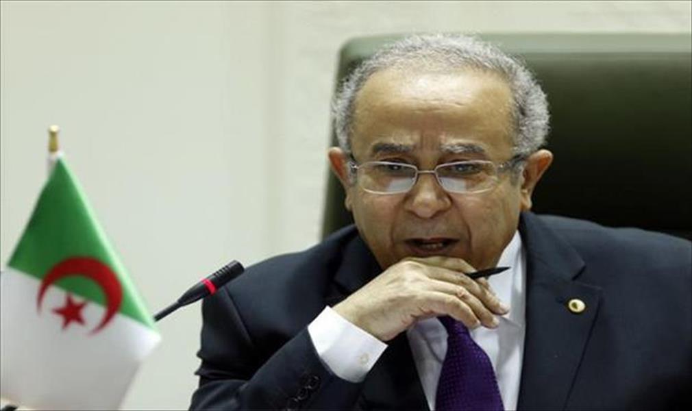 لعمامرة: الجزائر لا تحتاج وسيطًا للاستماع إلى الليبيين