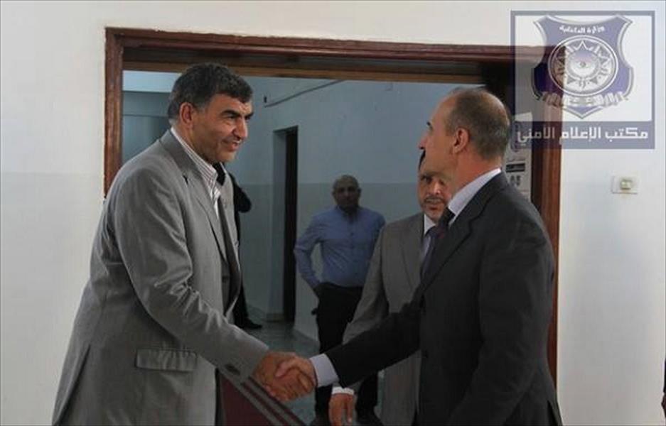 وكيل «داخلية الوفاق» يجتمع مع الجنرال باولو سيرا بمقر الوزارة في طرابلس