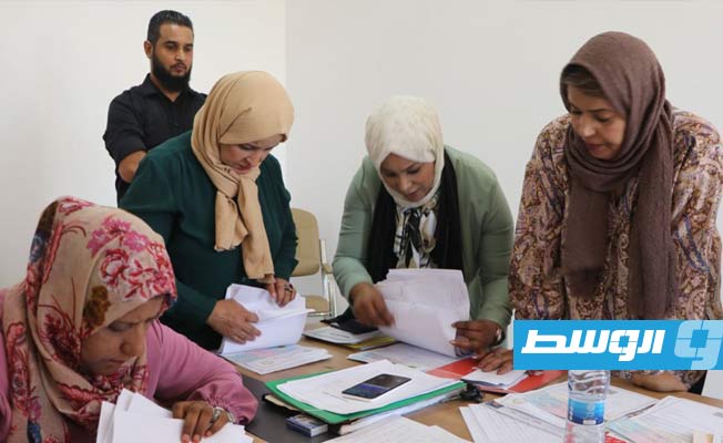 تسليم الدفعة الأولى من صكوك منحة دعم الزواج في بنغازي