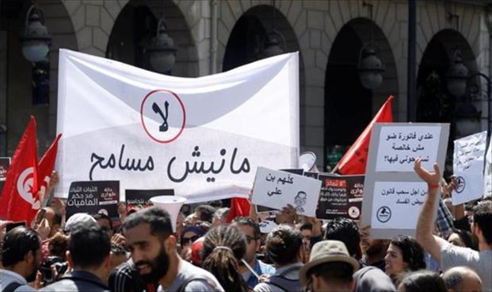 هل توقف إقالة وزيرة المالية التونسية تدهور الدينار؟
