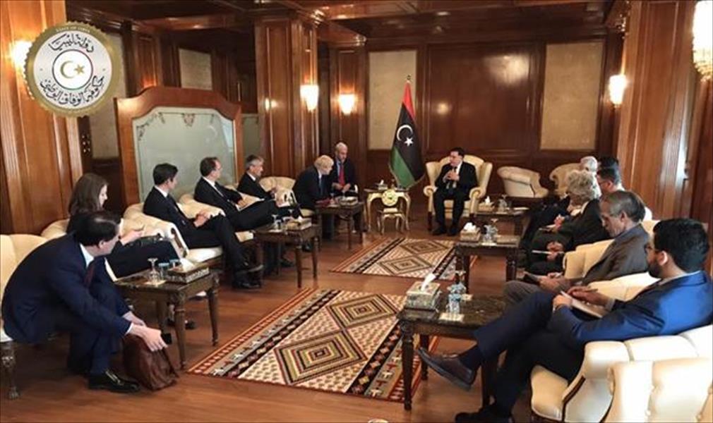 رئيس المجلس الرئاسي يستقبل وزير الخارجية البريطاني في طرابلس