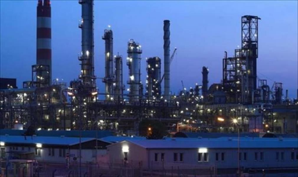 السعودية وروسيا توافقان على خفض إنتاج النفط حتى 2018