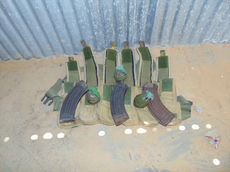 ضبط أسلحة ومخدرات أثناء محاولة تهريب على الحدود المصرية - الليبية