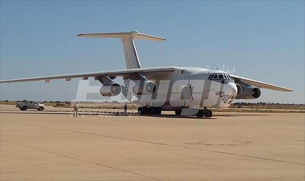 مطار بنينا يستقبل شحنة مساعدات قادمة من دولة الإمارات