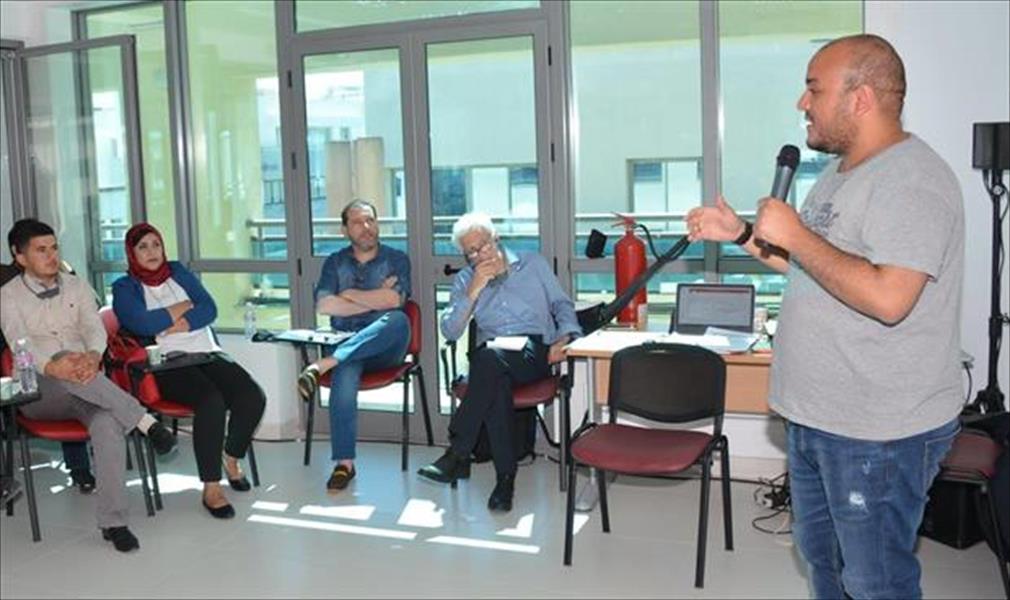 دورة تدريبية في تنظيم العلاقة بين وزارات حكومة الوفاق والإعلام في تونس