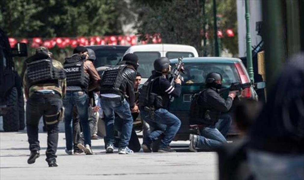 الأمن التونسي يطلق قنابل غاز لتفريق محتجين يحاولون غلق منشأة نفطية