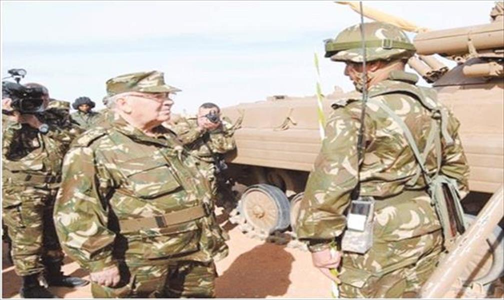 الجيش الجزائري يكثف مناوراته في الحدود مع ليبيا
