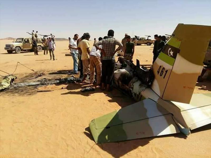 بالصور: حطام الطائرة «سماركيت» التي سقطت جنوب الكفرة