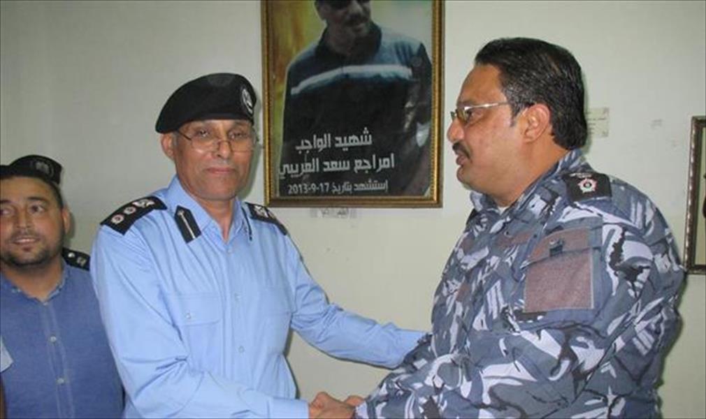 مدير أمن بنغازي يتسلم مقر مركز شرطة رأس عبيدة