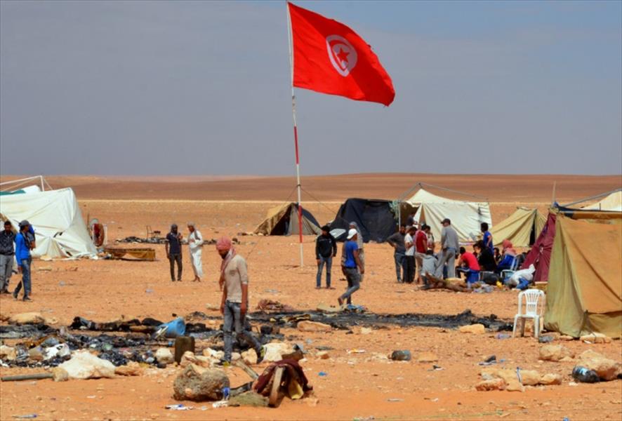 رغم مقتل أحدهم.. المحتجون يواصلون الاعتصام جنوب تونس