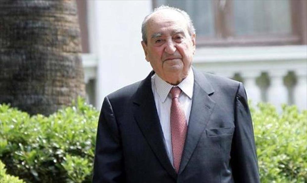 وفاة رئيس الوزراء اليوناني الأسبق ميتسوتاكيس عن عمر 98 عامًا 