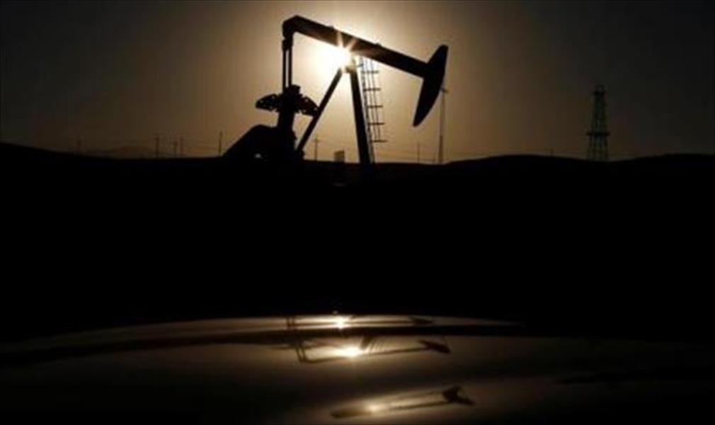 النفط يهبط 1% وسط مخاوف من إغراق أميركا «السوق العالمية»