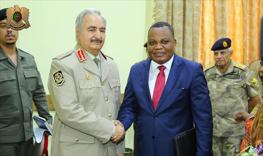 حفتر يستقبل وفد اللجنة الأفريقية رفيعة المستوى حول ليبيا