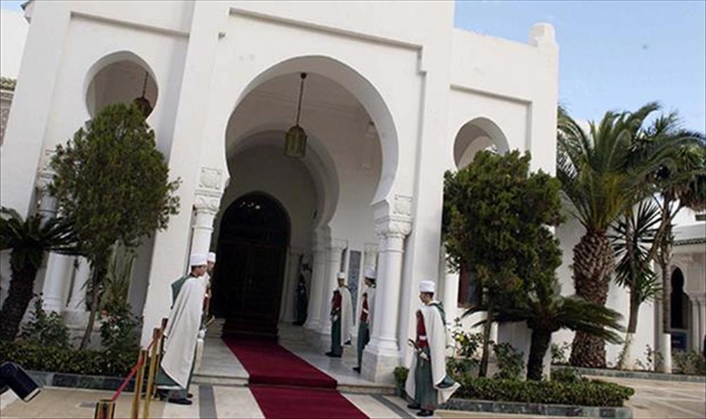 مسؤولون جزائريون يتواصلون مع شخصيات ليبية عشية اجتماع ثلاثي في الجزائر
