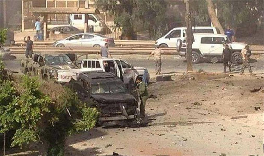 بالصور.. شاهد آثار تفجير سيارة مفخخة في بنغازي