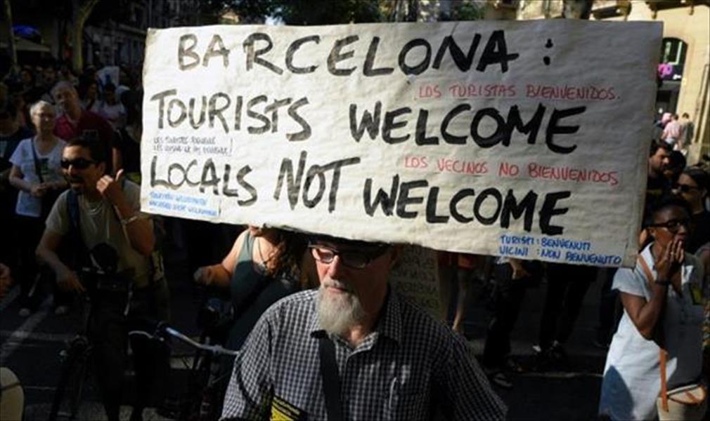 مئات المتظاهرين في برشلونة اعتراضًا على ارتفاع أسعار السكن 