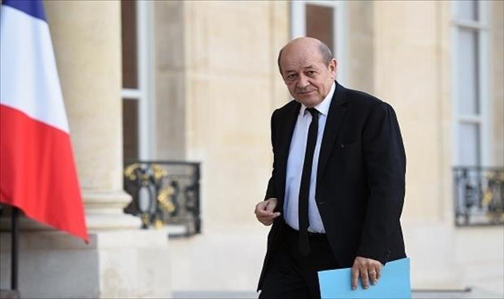 وزير الخارجية الفرنسي يفتح ملف ليبيا في الجزائر تحسبًا لزيارة ماكرون