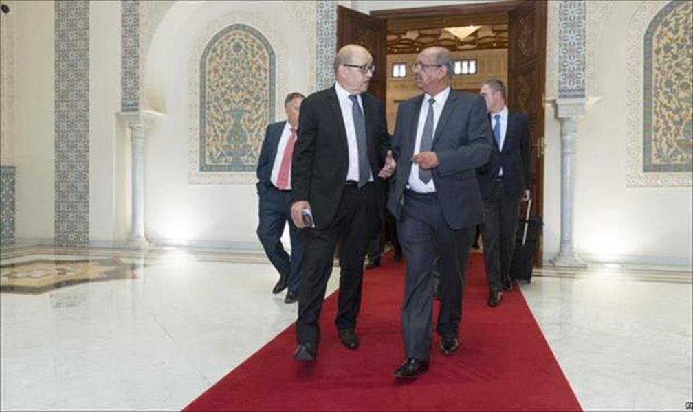 الجزائر وفرنسا تحضان على المساعدة لوقف الإرهاب في ليبيا