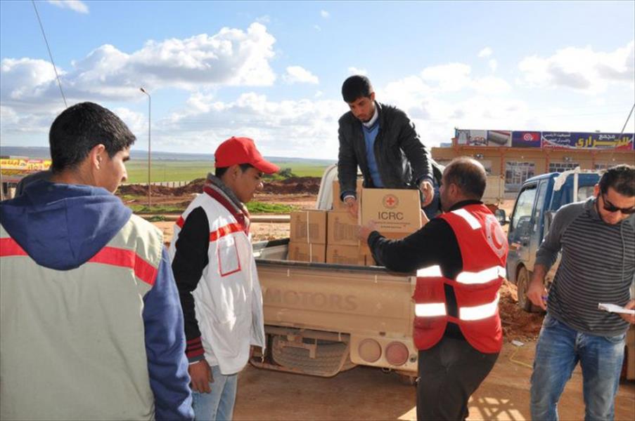 الصليب الأحمر يرسل مساعدات إلى سكان الحي الثالث بسرت