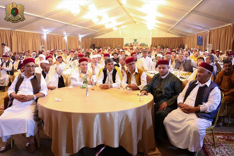 بالصور: المشير خليفة حفتر يلتقي أعيان وشيوخ القبائل الليبية