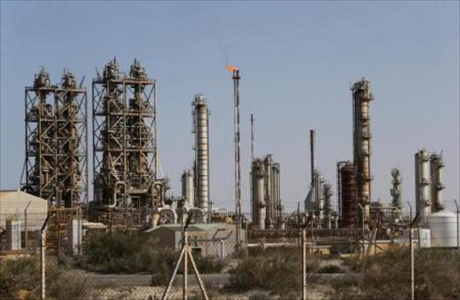 إنتاج ليبيا النفطي يتجاوز 900 ألف برميل يوميًا