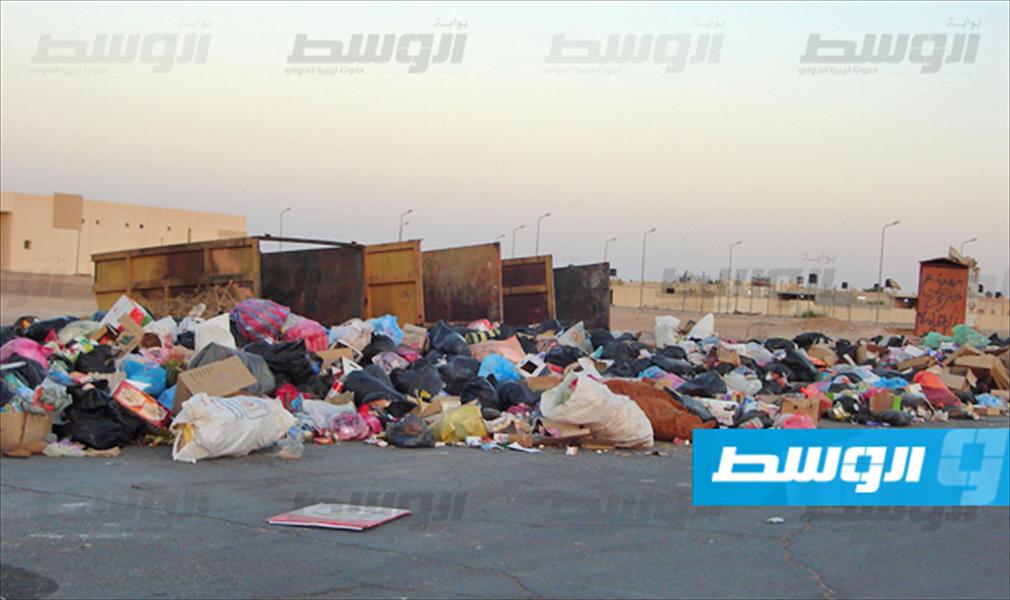انقطاع المياه وانعدام الوقود وتكدس القمامة في بلدية الجفرة