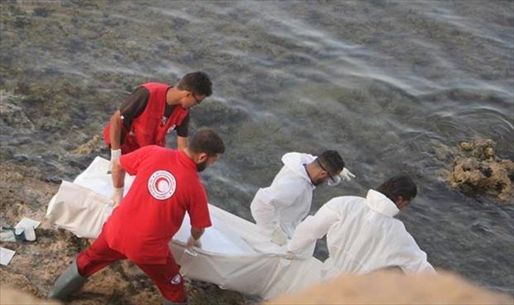 انتشال جثث 24 مهاجرًا من شواطئ غوط الرمان شرق طرابلس