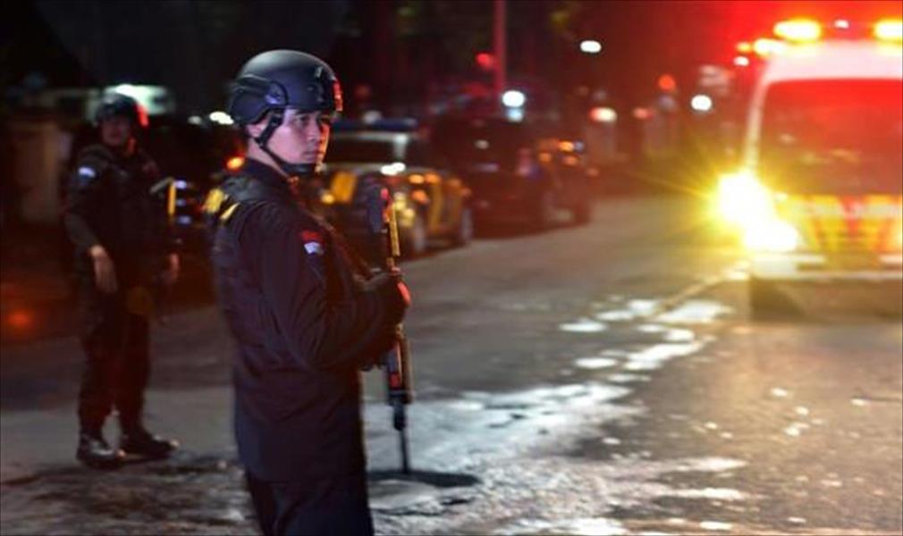 مقتل شخص طعن شرطيين في إندونيسيا