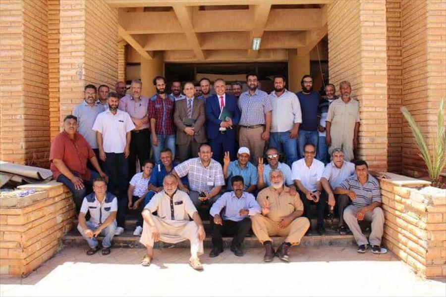 اللجنة الجديدة بشركة الجوف النفطية تتسلم مهام عملها غرب بنغازي