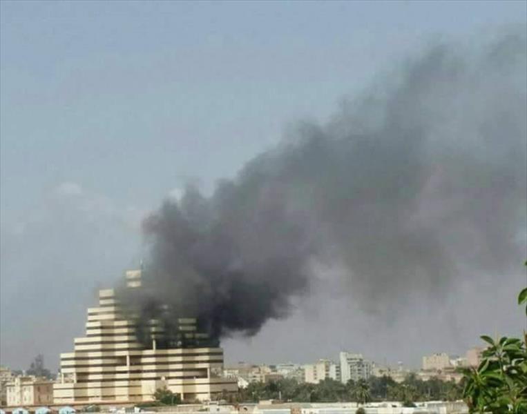 اشتعال النيران بمبنى الدعوة اﻹسلامية في بنغازي