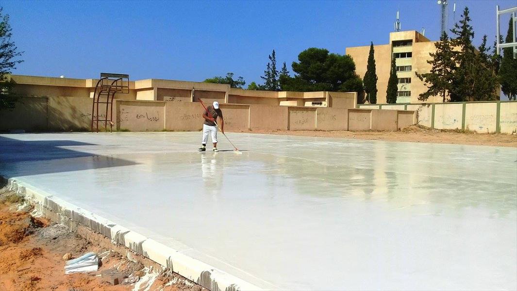 بالصور: ملعب بمواصفات عالمية في أبوسليم بعد أسبوع