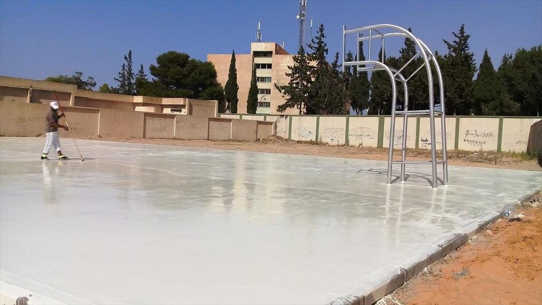 بالصور: ملعب بمواصفات عالمية في أبوسليم بعد أسبوع