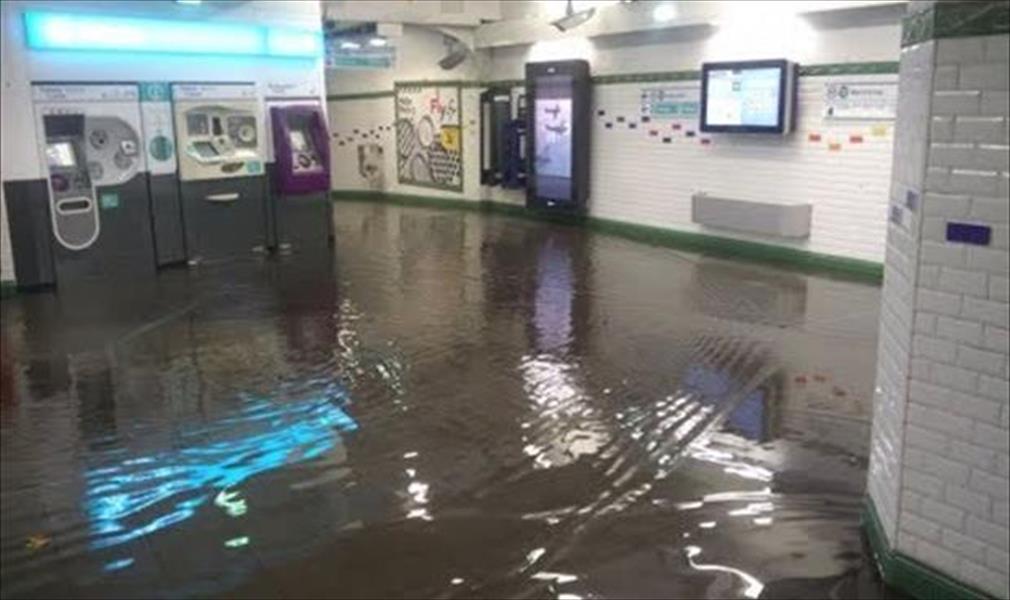 الأمطار الغزيرة تغلق محطات مترو في باريس لفترة وجيزة