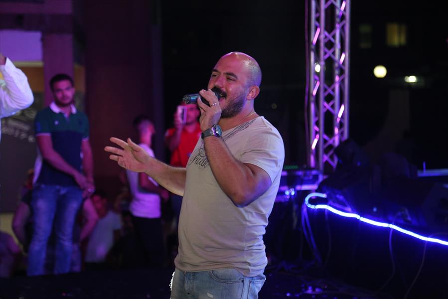 بالصور: دياب «باشا مصر» يتألق في حفل إحدى المدارس الدولية