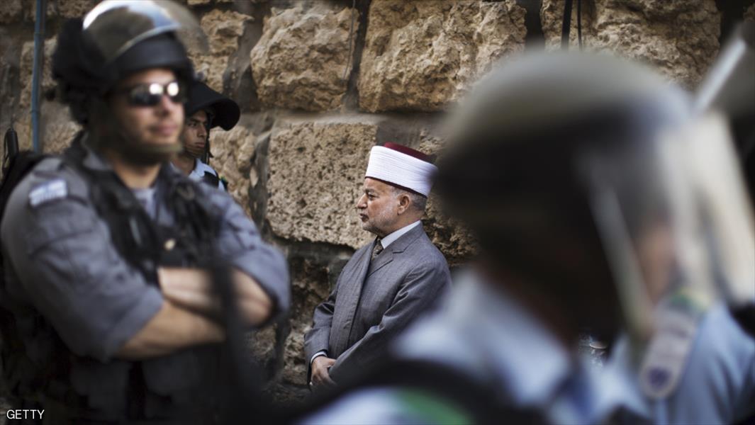 إسرائيل تطلق سراح مفتي القدس.. والأزهر يدين «اعتقاله»