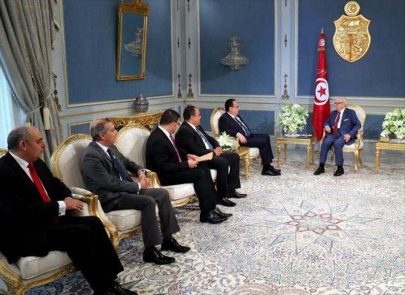 السبسي يلتقي بوفد من «نداء تونس» لبحث دعم الحكومة والاستعداد للانتخابات البلدية