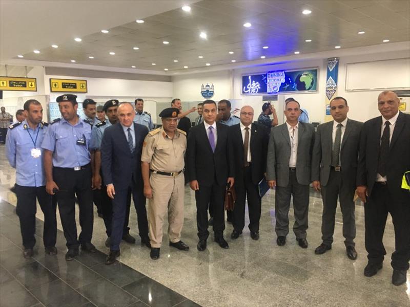 وفد من مصلحة الطيران المصرية يصل إلى مطار بنينا في بنغازي