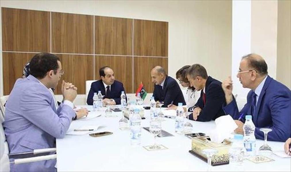 معيتيق يبحث مع الجنرال باولو سيرا تنسيق الجهود المشتركة لتأمين طرابلس
